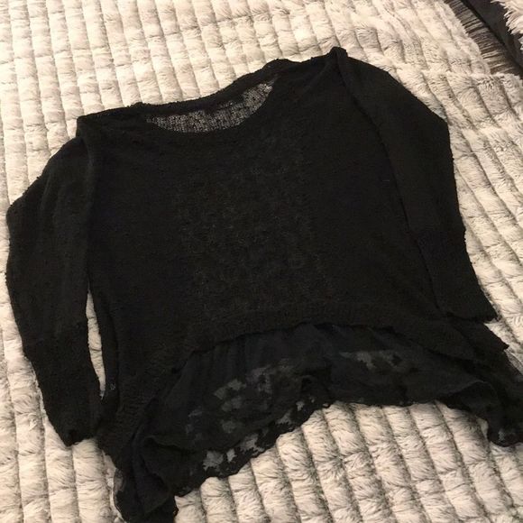 Cute sheer sweater with lace detail - Picture 4 of 4